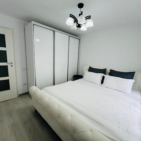 The White Pearl Apartment Oradea Εξωτερικό φωτογραφία